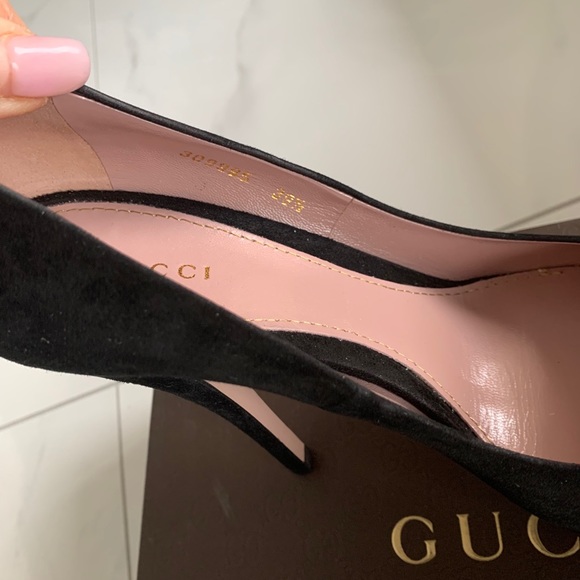 Gucci Suede Platform Pumps - Picture 5 of 7